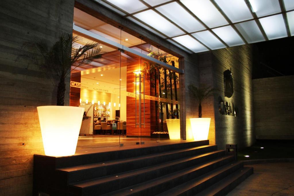 Casa Inn Premium Hotel Queretaro Miranda Kültér fotó Entrance to the hotel
