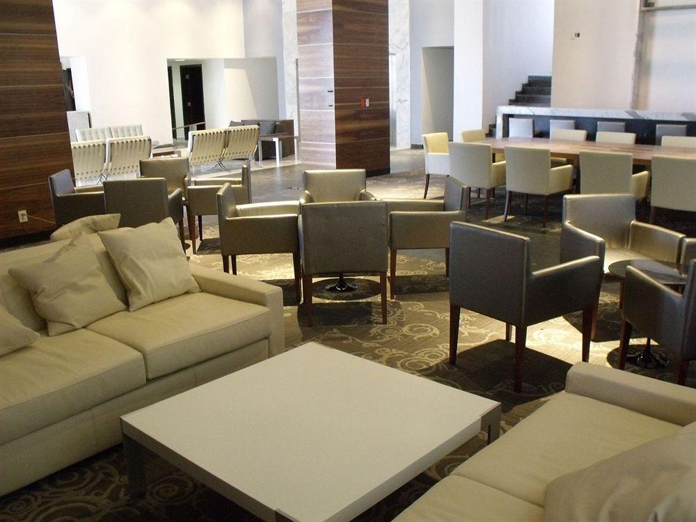 Casa Inn Premium Hotel Queretaro Miranda Kültér fotó The lounge at the airport