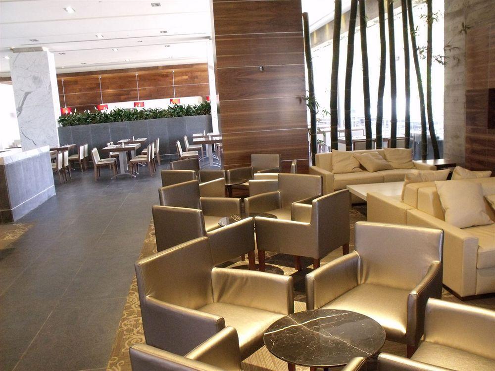 Casa Inn Premium Hotel Queretaro Miranda Kültér fotó The lounge at the airport