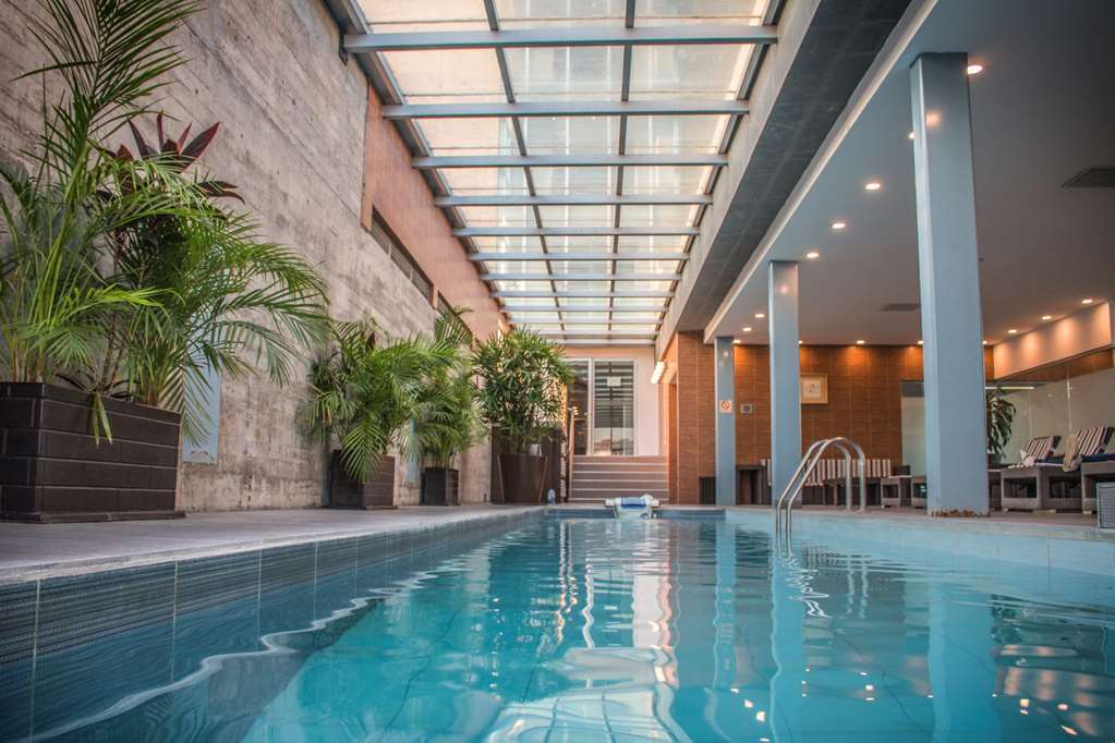 Casa Inn Premium Hotel Queretaro Miranda Létesítmények fotó The swimming pool at the hotel